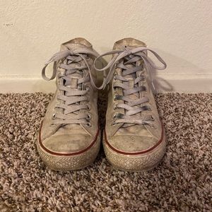 White high top converse chuck Taylor Size: M7.5